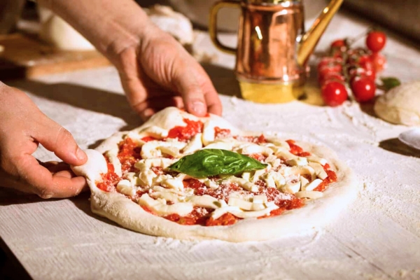 Pizza Margherita: ingredienti e condimenti della tradizione napoletana